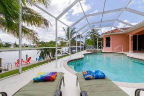 Villa Maxos - Boaters dream 4br/3 bath pool / spa